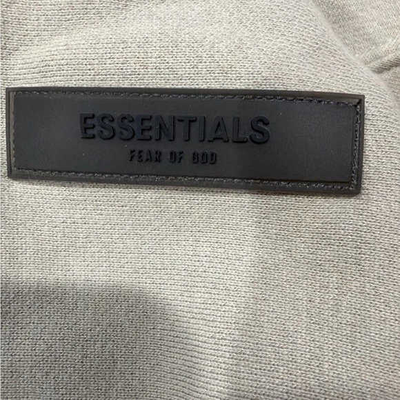 Fear of God Essentials Pullover Hoodie Men’s XS Cream Oatmeal - Authentic - Picture 3 of 6